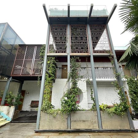 Once Artistic Inn Luoyang Лоян Екстер'єр фото
